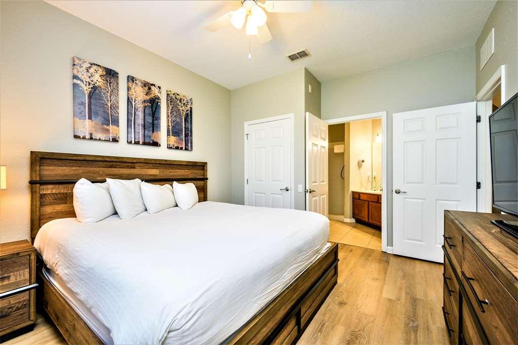 Vista Cay By Millenium At Universal Blvd.